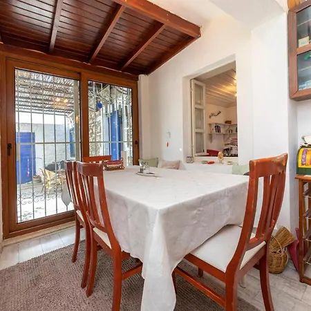 Vakantiehuis Stone House 10 Mins To Bodrum Beach With Central Location Bodrum